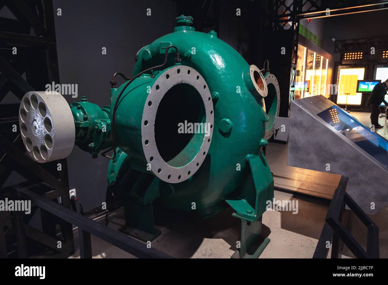 Ancienne turbine à vapeur dans le musée de la région industrielle centrale - COP à Stalowa Wola, capitale du comté de Stalowa Wola dans la Voïvodeship subcarpathe de po Banque D'Images