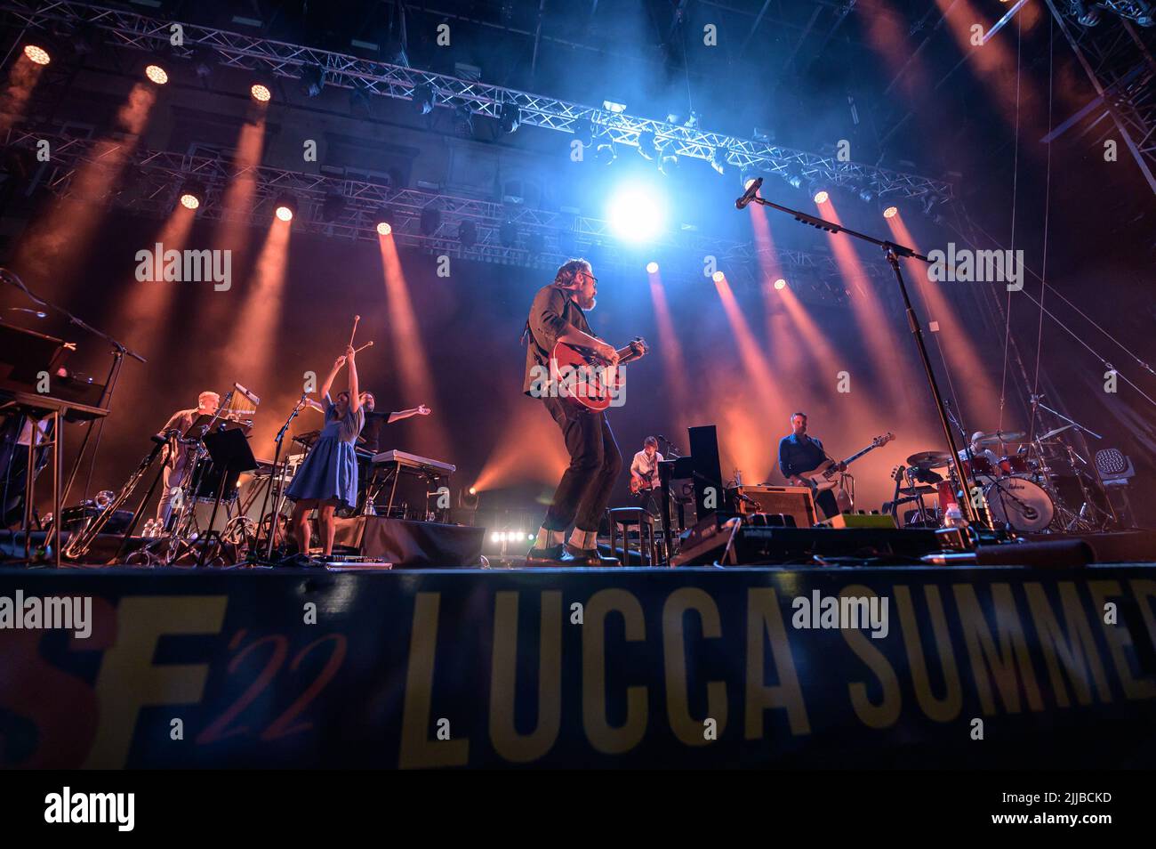 24 juillet 2022, Lucques, Lucques, Italie: Brunori SAS se produit à Lucques sur la Piazza Napoleone pendant le Festival d'été de Lucques, date récupérée de la visite suspendue pendant la pandémie. (Credit image: © Stefano Dalle Luche/Pacific Press via ZUMA Press Wire) Banque D'Images