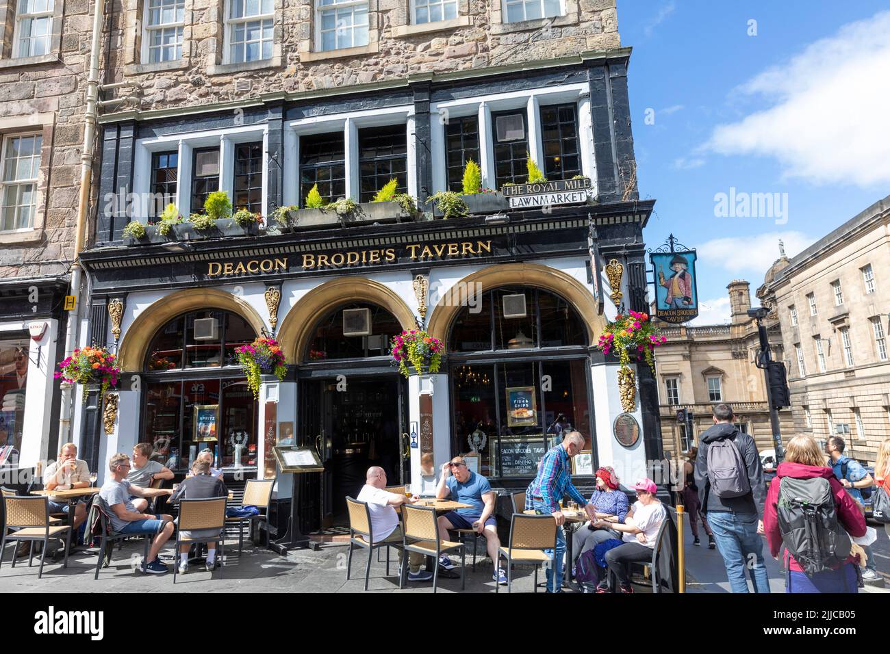 La taverne de Deacon Brodie sur lawnmarket Royal Mile Edinburgh, porte le nom de William Brodie, conseiller municipal du 18th siècle, serrurier et brise-maison, Édimbourg Banque D'Images