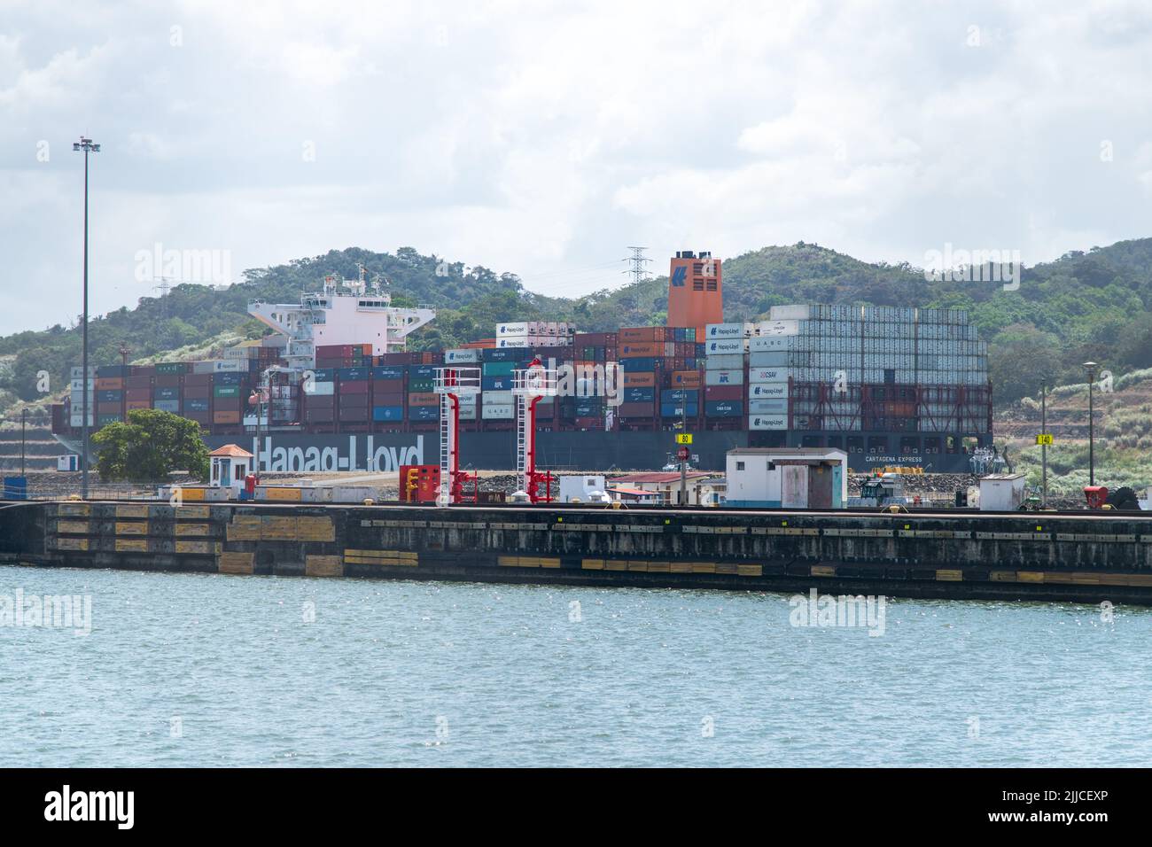 Un navire passant par le canal de Panama, Panama Banque D'Images