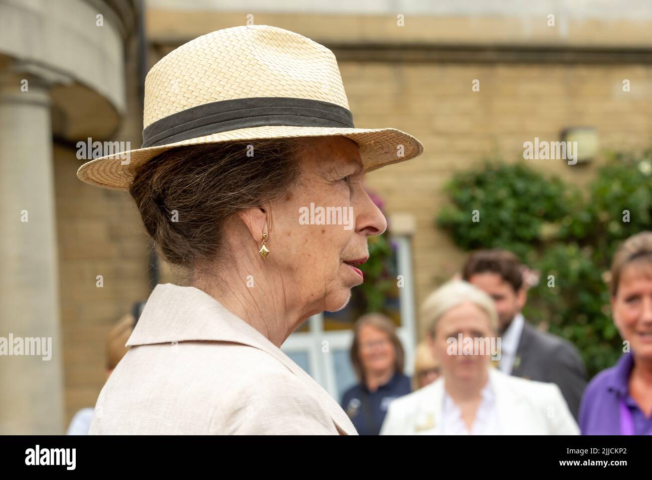 Grand Yorkshire Show, Harrogate, Royaume-Uni, 12 juillet 2022, HRH Princesse Anne, Le Princess Royal discutant avec le personnel du Great Yorkshire Show, en gros plan. Hor Banque D'Images