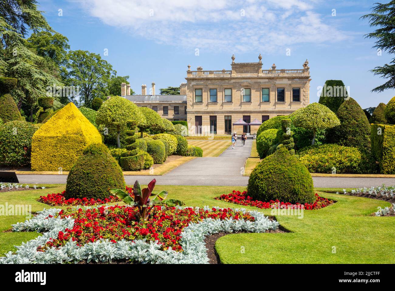 Jardins formels à Brodsworth hall et jardins une maison de campagne victorienne à Brodsworth près de Doncaster South Yorkshire Angleterre gb Europe Banque D'Images