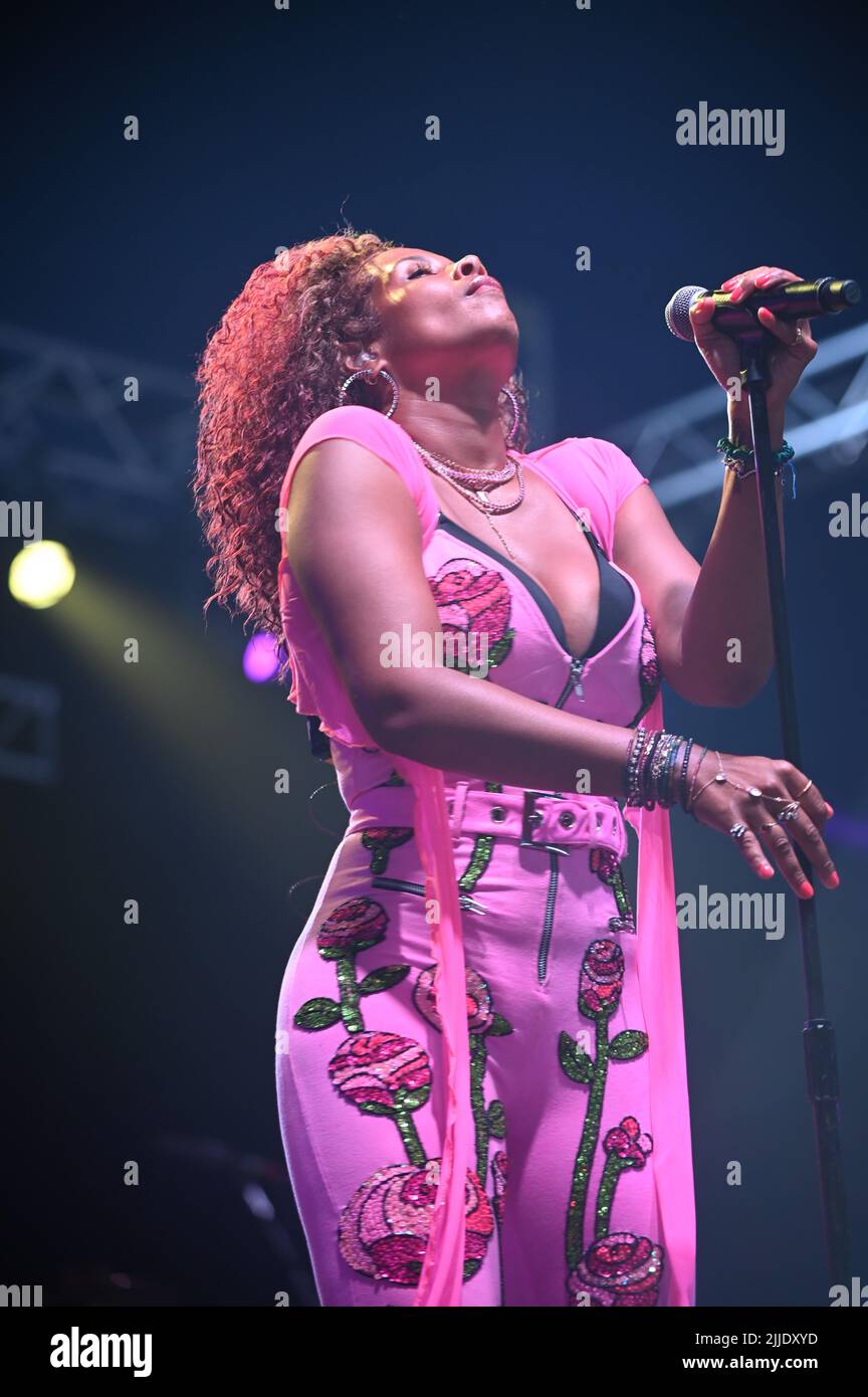 Kelis se présente au Tramlines Festival , Royaume-Uni , 24.07.2022 , son succès Song Milkshake Banque D'Images