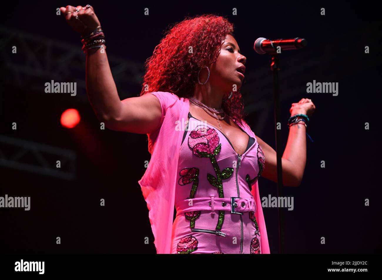 Kelis se présente au Tramlines Festival , Royaume-Uni , 24.07.2022 , son succès Song Milkshake Banque D'Images