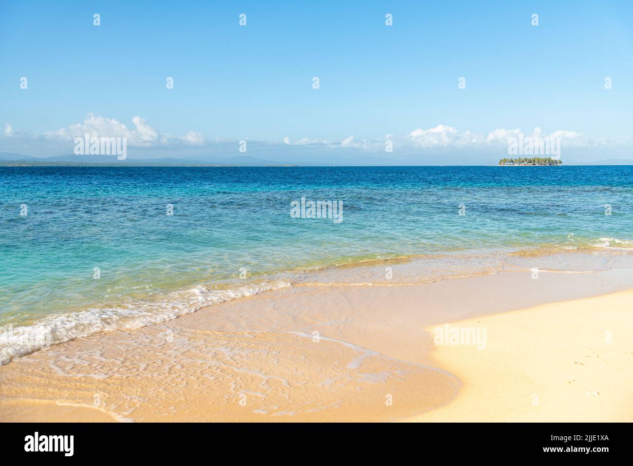 Une vue sur une île dans les îles San Blas au Panama Banque D'Images