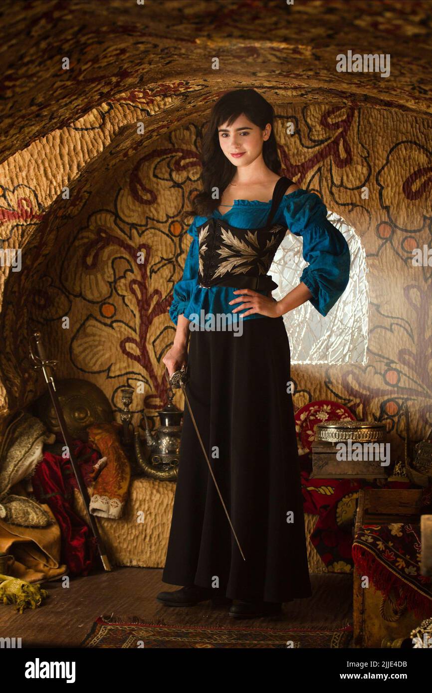 LILY COLLINS, MIROIR MIROIR, 2012 Banque D'Images