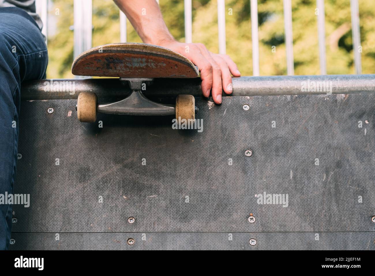 piste de skate park sports extrêmes jeune homme Banque D'Images