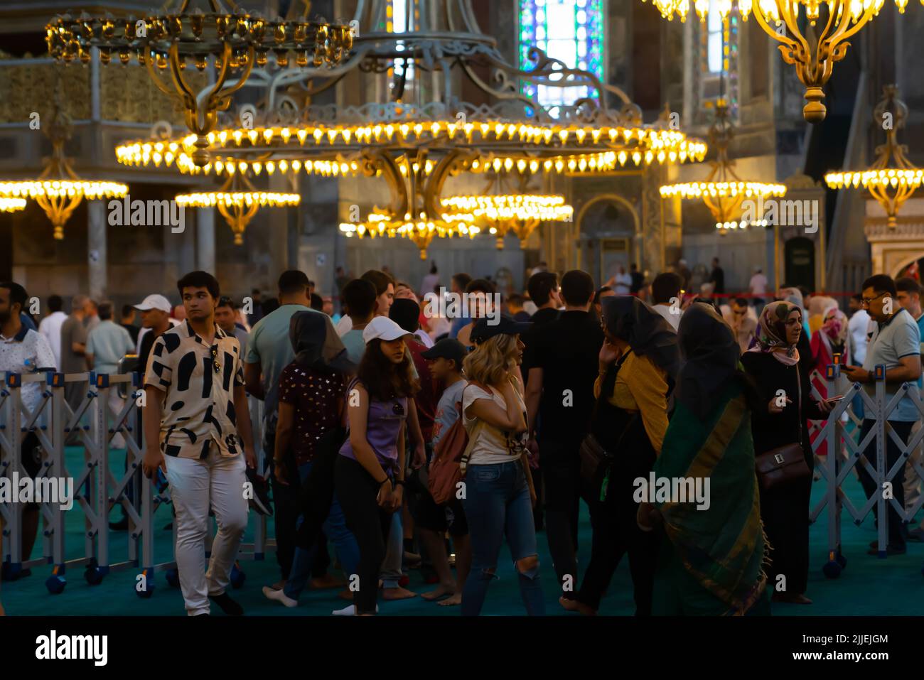 Istanbul, Turquie - 18 juin 2022 : intérieur de la basilique Sainte-Sophie. La Grande Mosquée et autrefois l'Église est une destination populaire parmi les pèlerins et à Banque D'Images