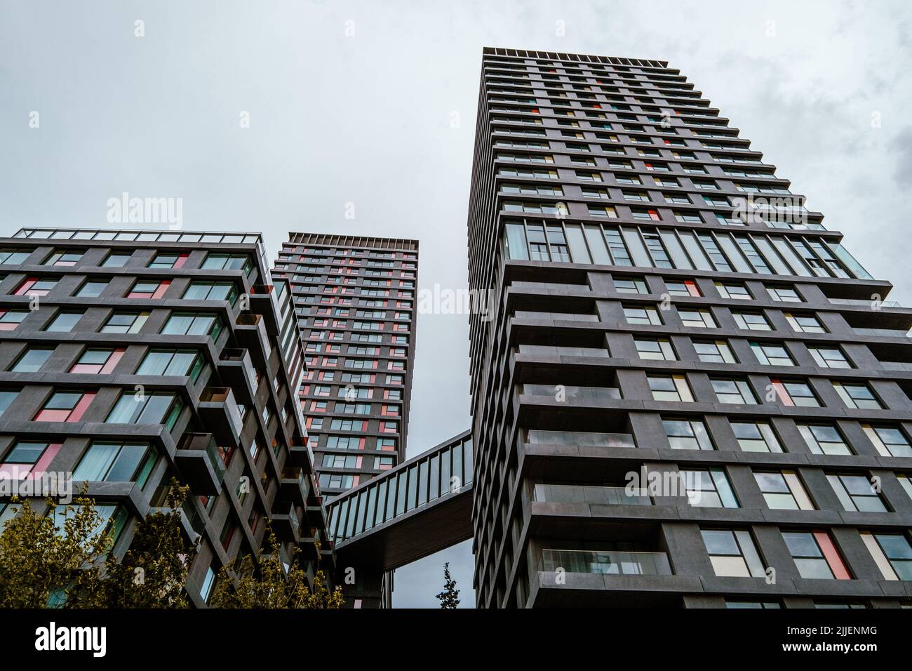 Portlands place Luxury maisons, appartements de haute élévation avec passerelle dans l'East Village Londres, E20, Get Living London, Stratford, Newham, Londres. Banque D'Images