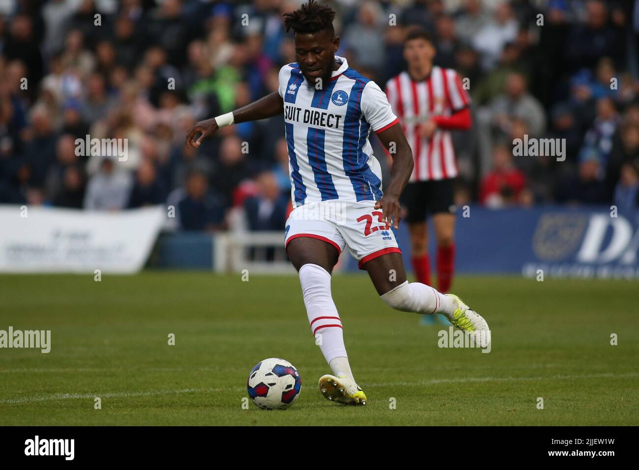 Le Rollin Menayese de Hartlepool United lors du match d'avant-saison entre Hartlepool United et Sunderland au parc Victoria, à Hartlepool, le lundi 25th juillet 2022. (Crédit : Michael Driver | MI News) crédit : MI News & Sport /Alay Live News Banque D'Images