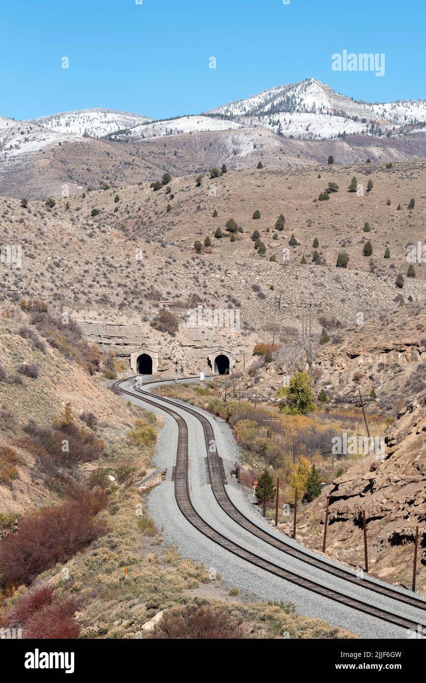 Voies ferrées et tunnels dans Price River Canyon, Utah County, Utah. Banque D'Images