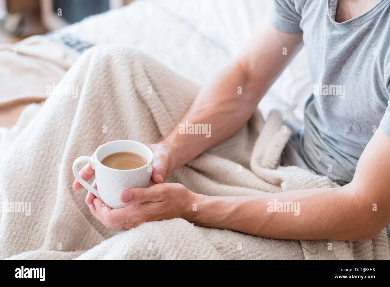 réveil heure lit de café tranquille homme style de vie Banque D'Images