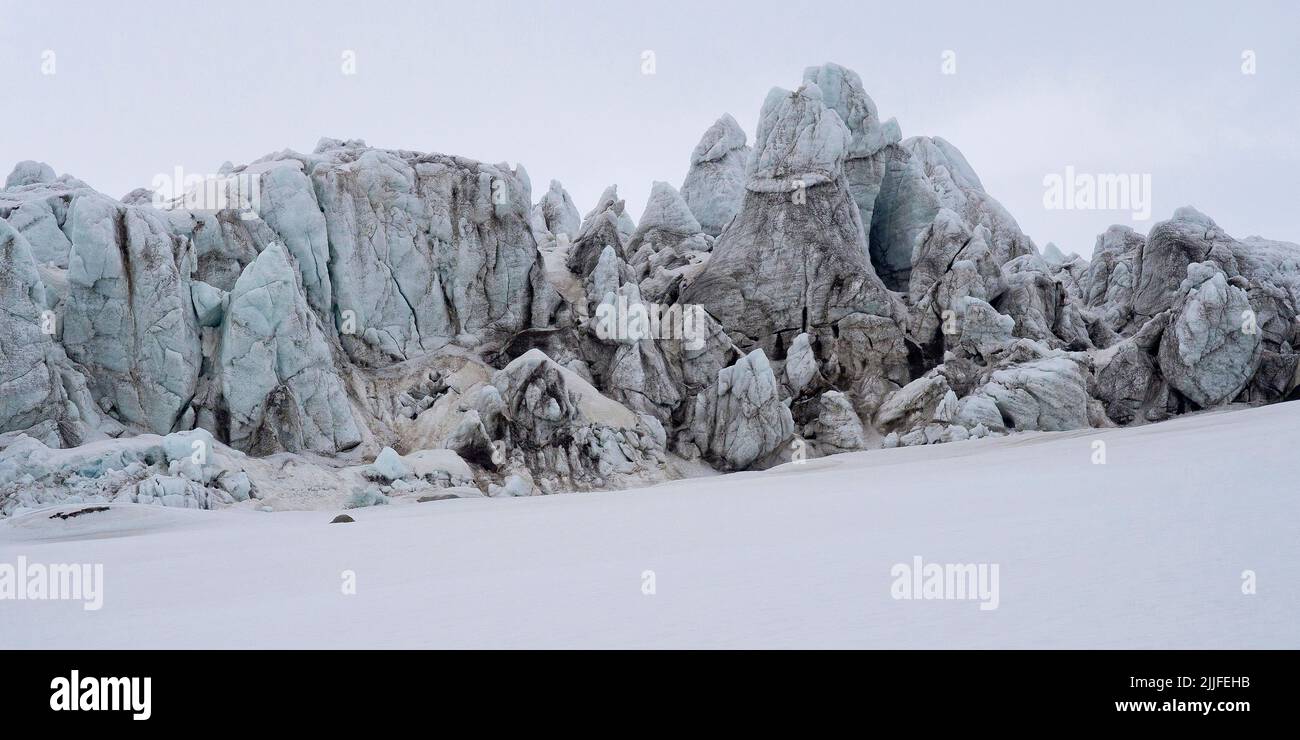 Glacier près de NY-Alesund, Kongsfjord, Kings Bay, Oscar II Land, Arctique, Spitzbergen, Svalbard, Norvège, Europe Banque D'Images