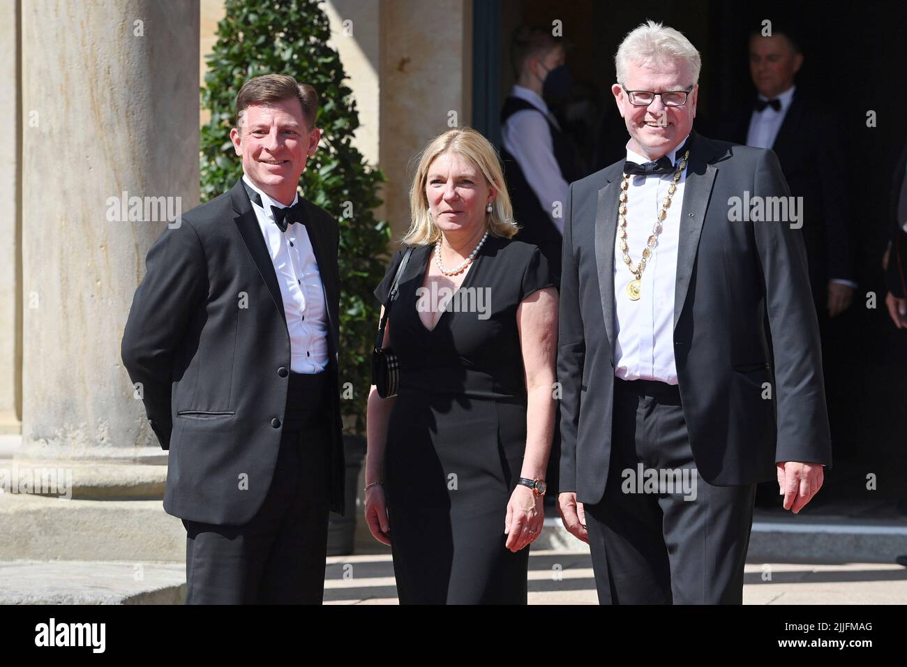 De gauche à droite : Timothy LISTON (ambassadeur général des États-Unis à Munich), Lord Mayor Thomas EBERSBERGER avec sa femme. Ouverture du festival Bayreuth Richard Wagner 2022. Tapis rouge sur 25 juillet 2022. Green Hill, ? Banque D'Images