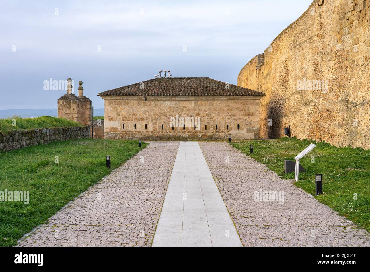 Murs de la fortification de la ville de Ciudad Rodrigo, Salamanque, Castilla y León, Espagne. Banque D'Images