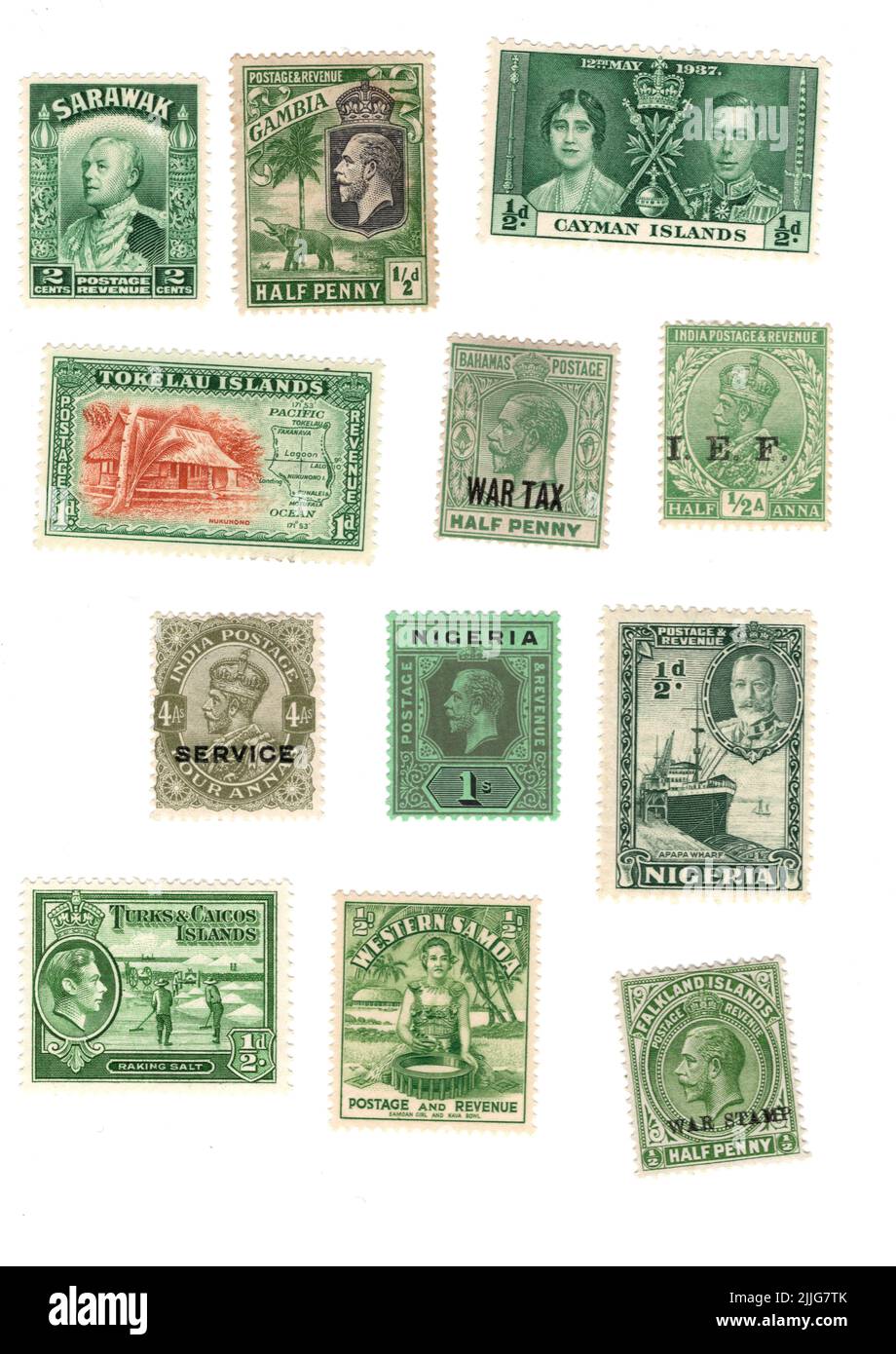 Une sélection de timbres-poste verts d'époque de l'Empire britannique sur fond blanc. Banque D'Images