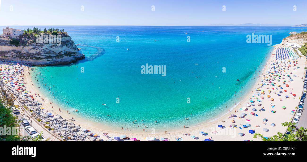 Panorama de la plage de Tropea à Calabria, Italie Banque D'Images