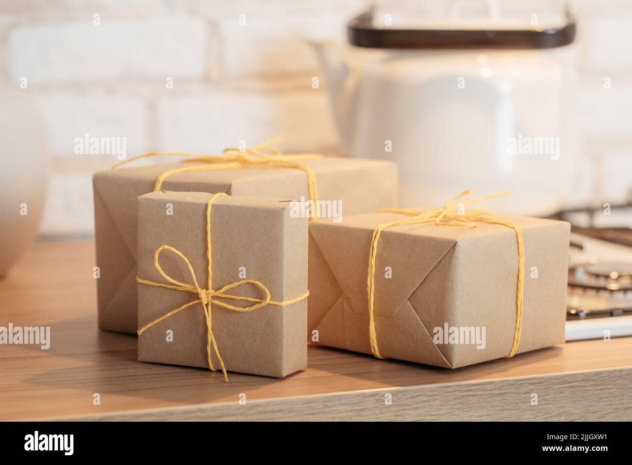 livraison de nourriture maison boîtes-cadeaux artisanales rustiques Banque D'Images