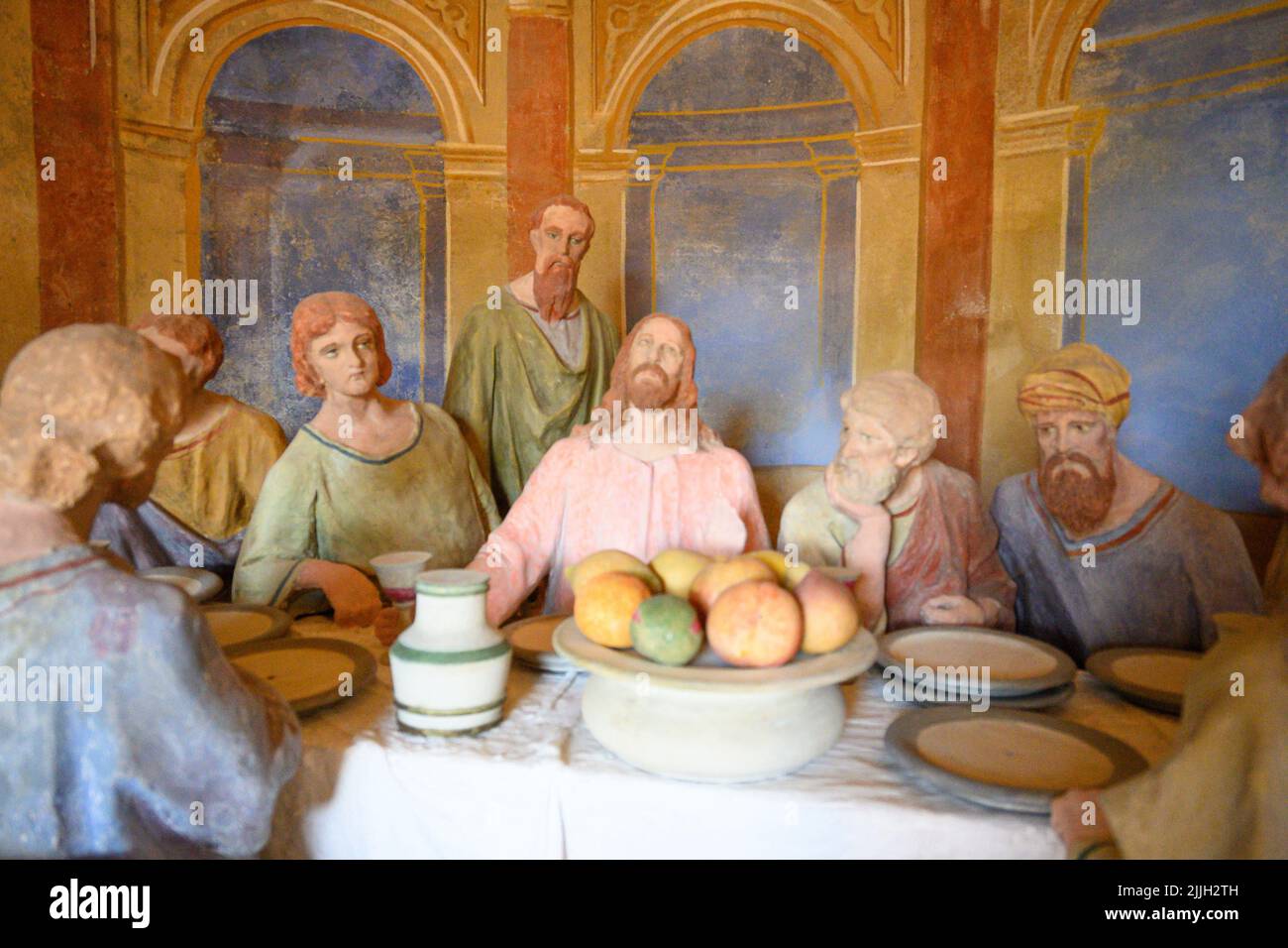 Mai 2022, Mongardino, Italie statues en bois représentant le dernier souper de jésus datant de 1700 Banque D'Images
