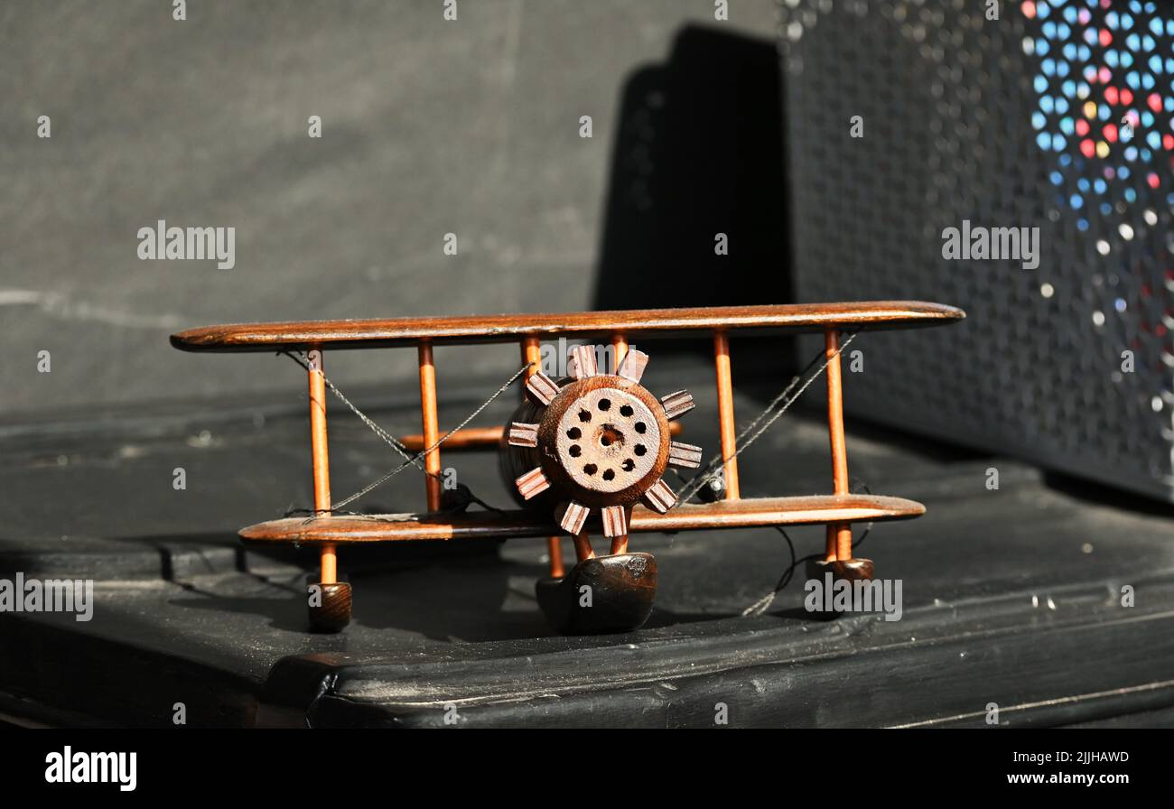 Souvenir d'un ancien avion jouet Banque D'Images Souvenir d'un ancien avion jouet Banque D'Images