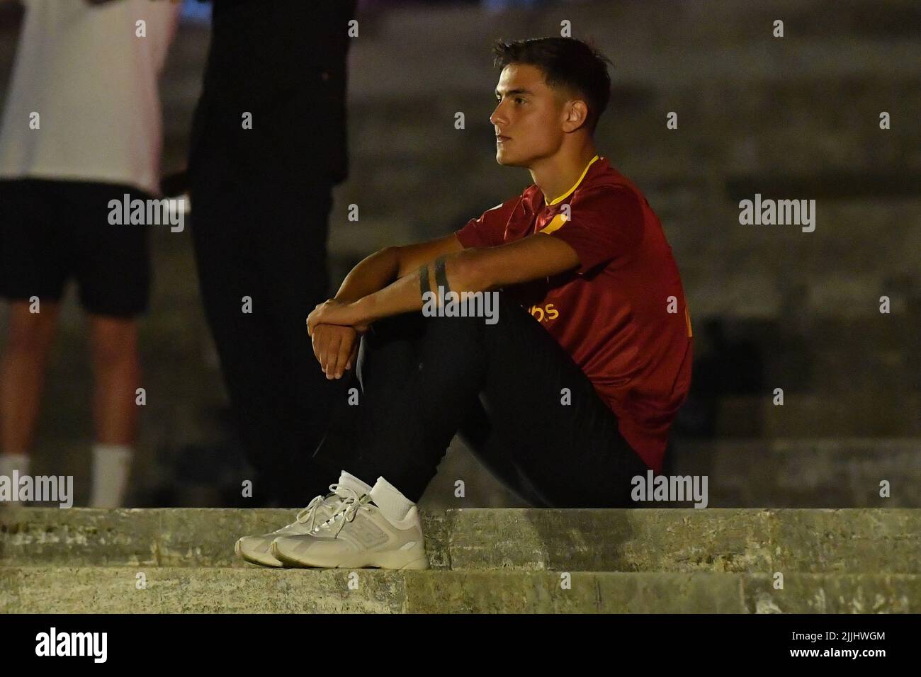 Rome, Italie , 26th juillet , 2022 photo de gauche à droite, Paulo Dybala Au cours de la présentation aux fans du Palazzo della civilta’ Credit: Massimo Insabato/Alay Live News Banque D'Images