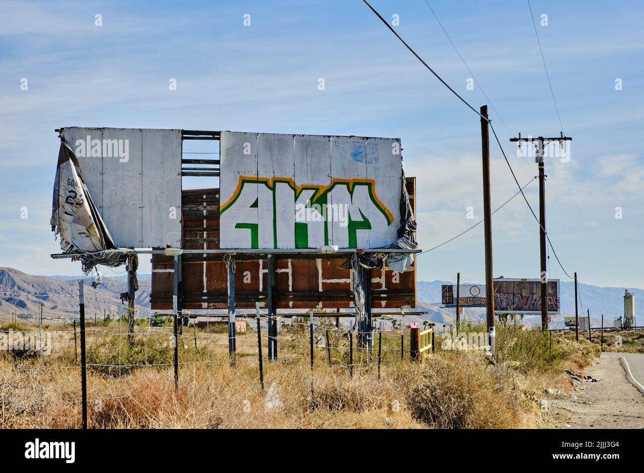 Cabazon, CA, États-Unis. 13th janvier 2021. Abadndoned panneaux d'affichage le long d'une autoroute. (Image de crédit : © Ian L. Sitren/ZUMA Press Wire) Banque D'Images