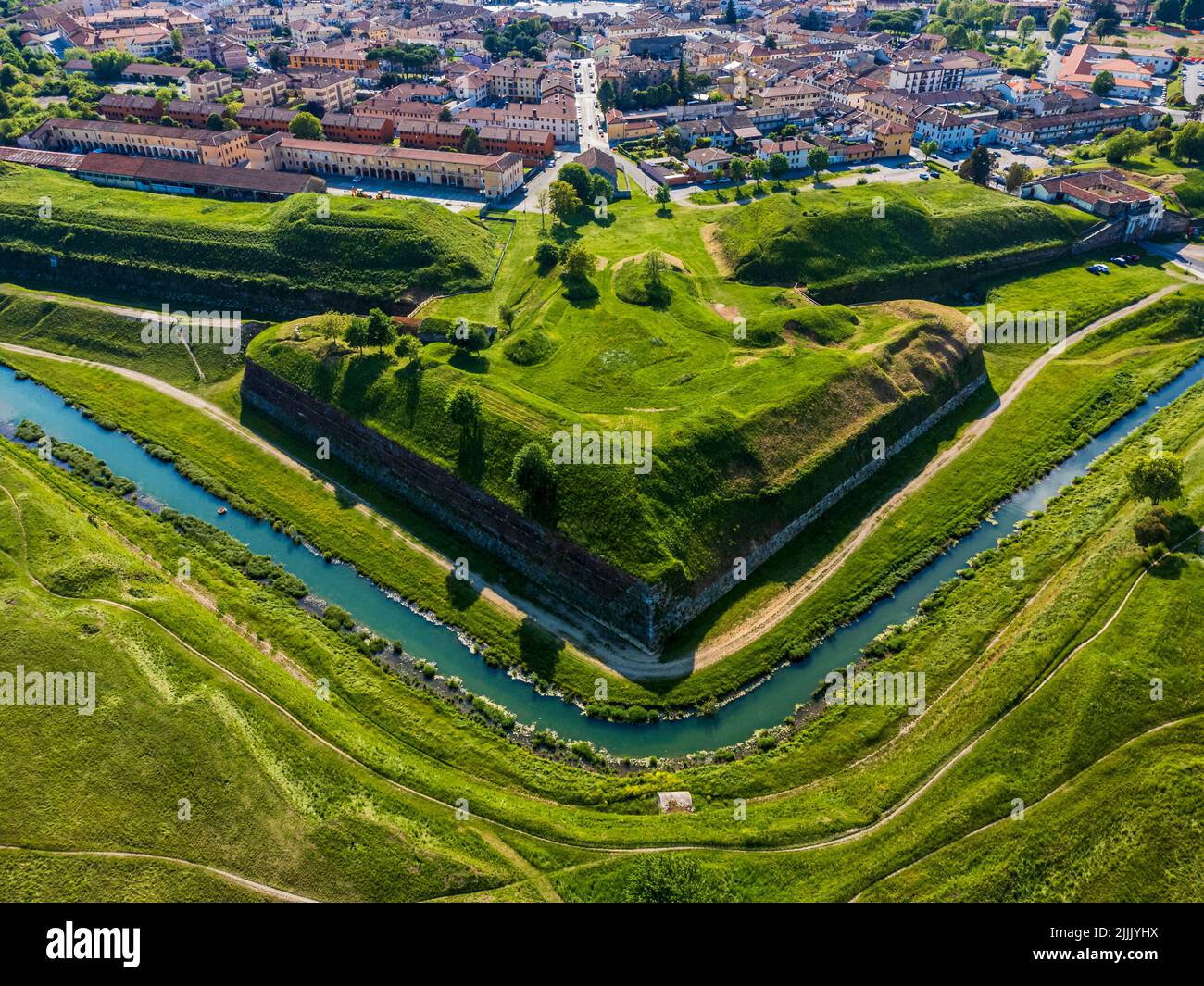 Vue panoramique sur l'ancienne ville fortifiée en forme d'étoile de Palmanova. Banque D'Images