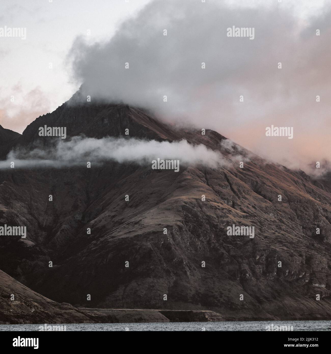 La chaîne de montagnes Remarkables de Queenstown, Nouvelle-Zélande. Banque D'Images