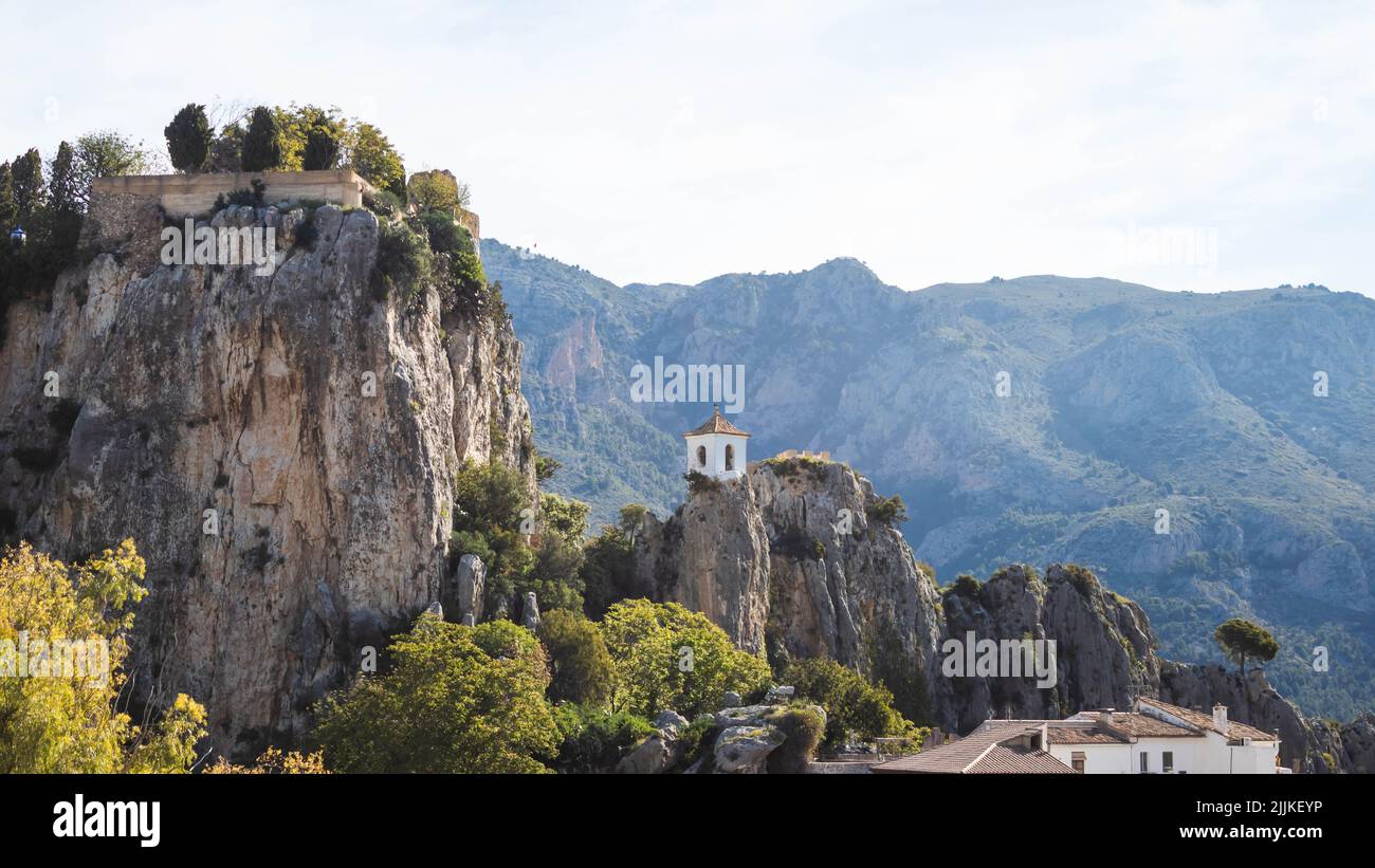 Paysage de Castell de Guadalest avec le clocher, à Alicante Banque D'Images