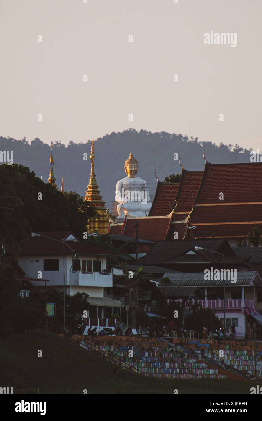 Un grand bouddha de Phuket au Laos Banque D'Images