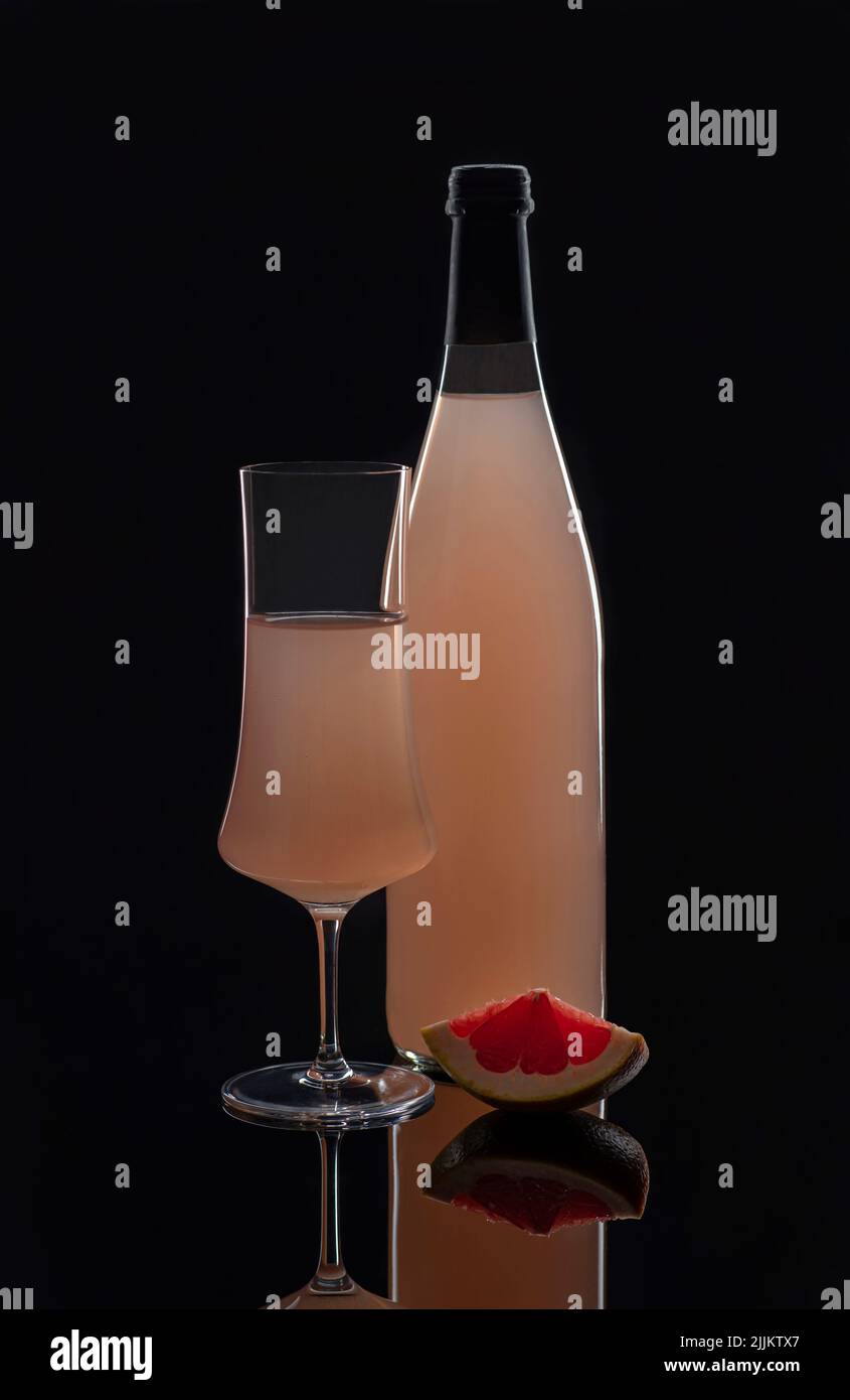 Photographie de boisson rose, pamplemousse, limonade, cocktail Banque D'Images