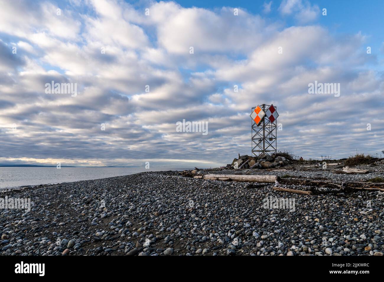 Le magnifique paysage de nuages au-dessus de Lighthouse Marine Park, point Roberts, Washington, États-Unis. Banque D'Images