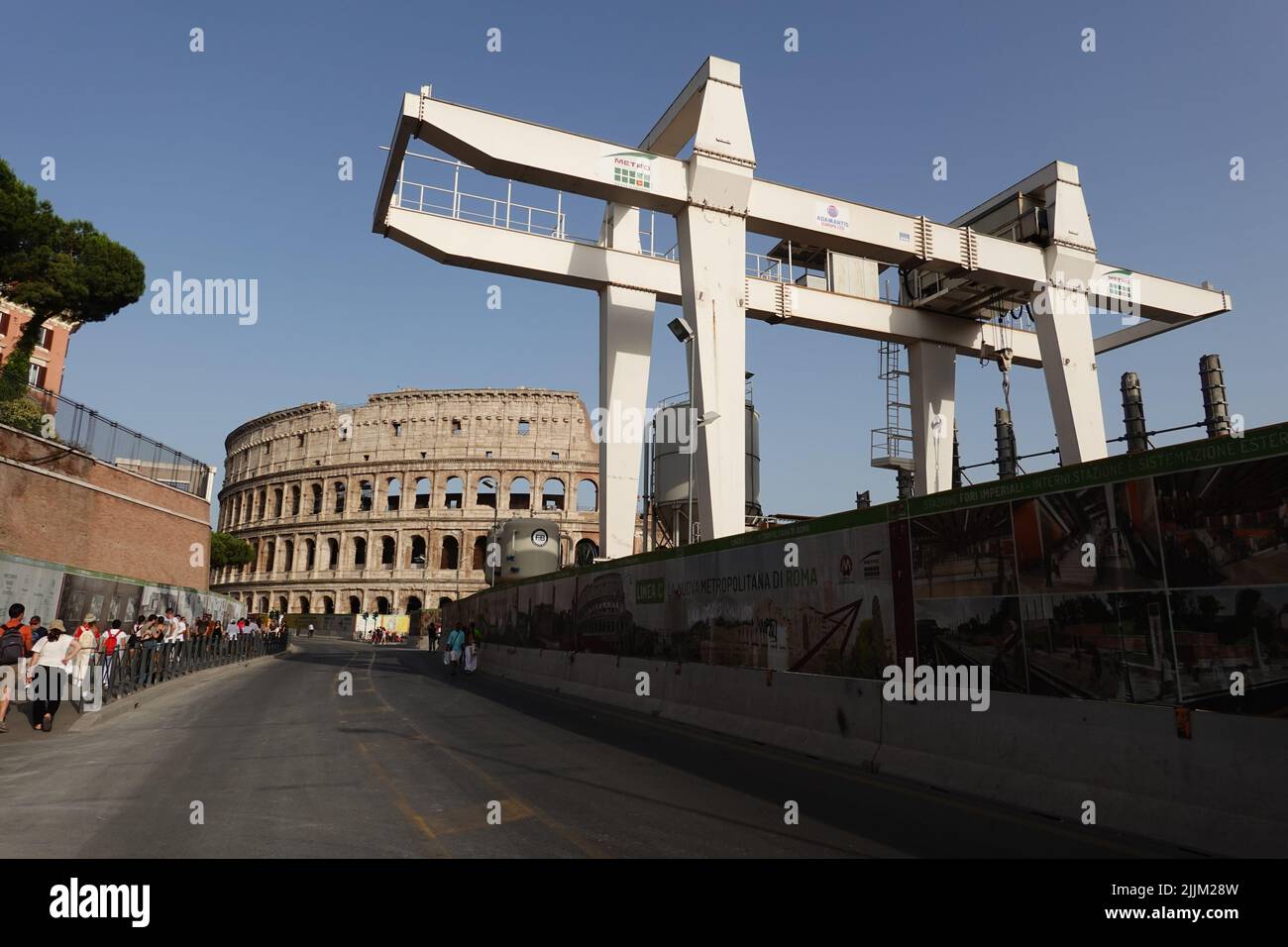 ROM, Bau der U-Bahn-Linie C am Forum Romanum, Kolosseum // Rome, Construction de la ligne C du métro au Forum Romanum, Colosseum Banque D'Images