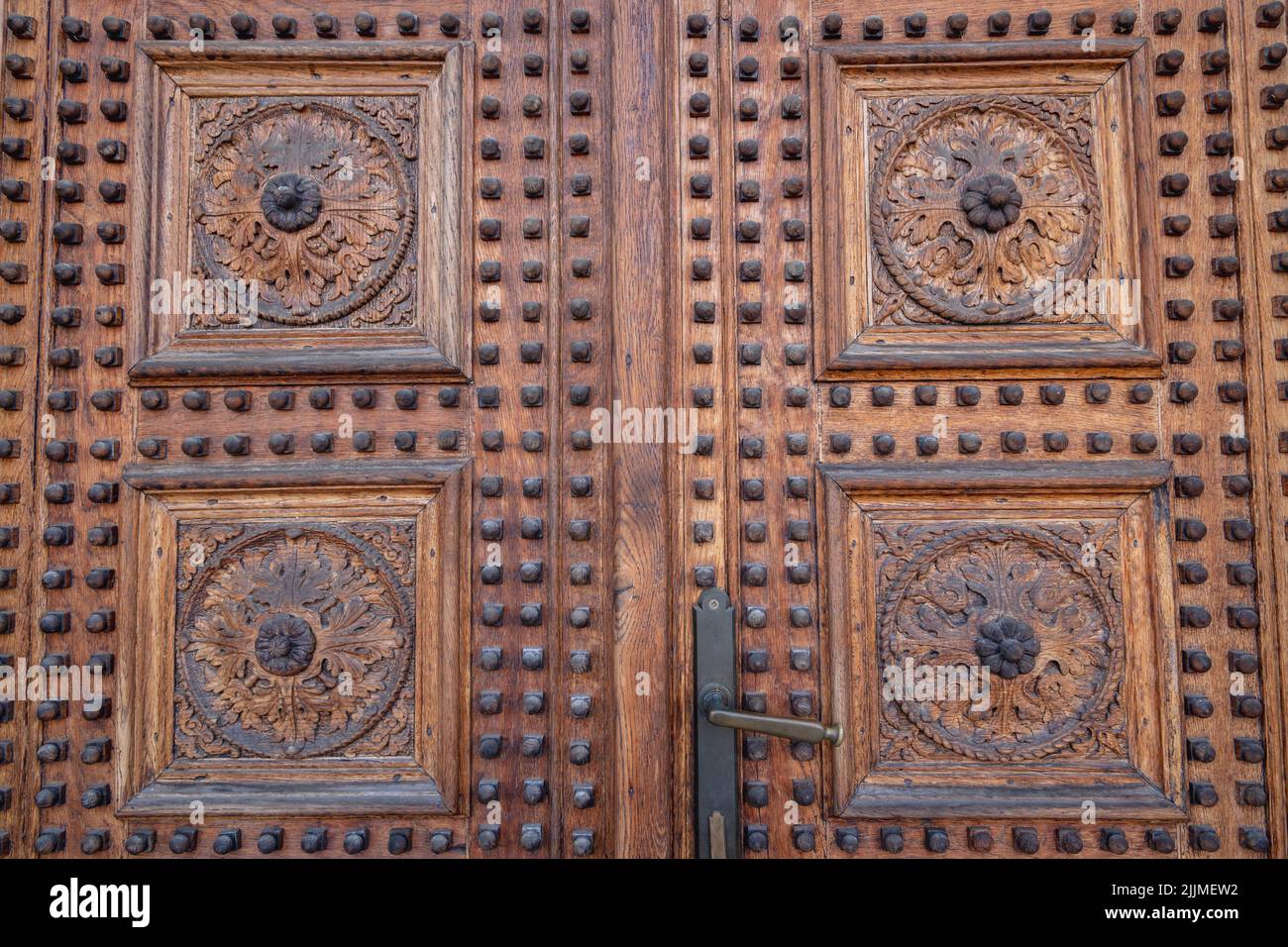 Porte en bois historique à Rzeszow, la plus grande ville du sud-est de la Pologne, capitale de la Voïvodeship sous-carpathe Banque D'Images