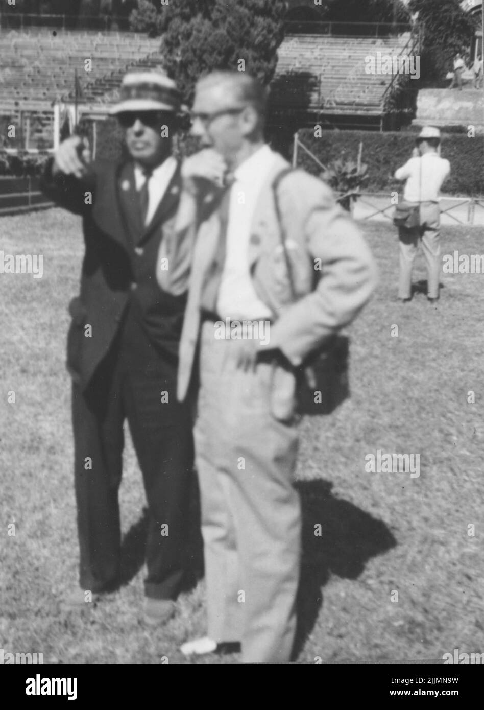Les Jeux Olympiques d'été à Rome 1960. Les participants à la compétition de terrain, y compris Ewert Olausson, les hugars du Life Regiment K3.hoppenan, sont inspectés par le colonel Nyblaeus. Banque D'Images