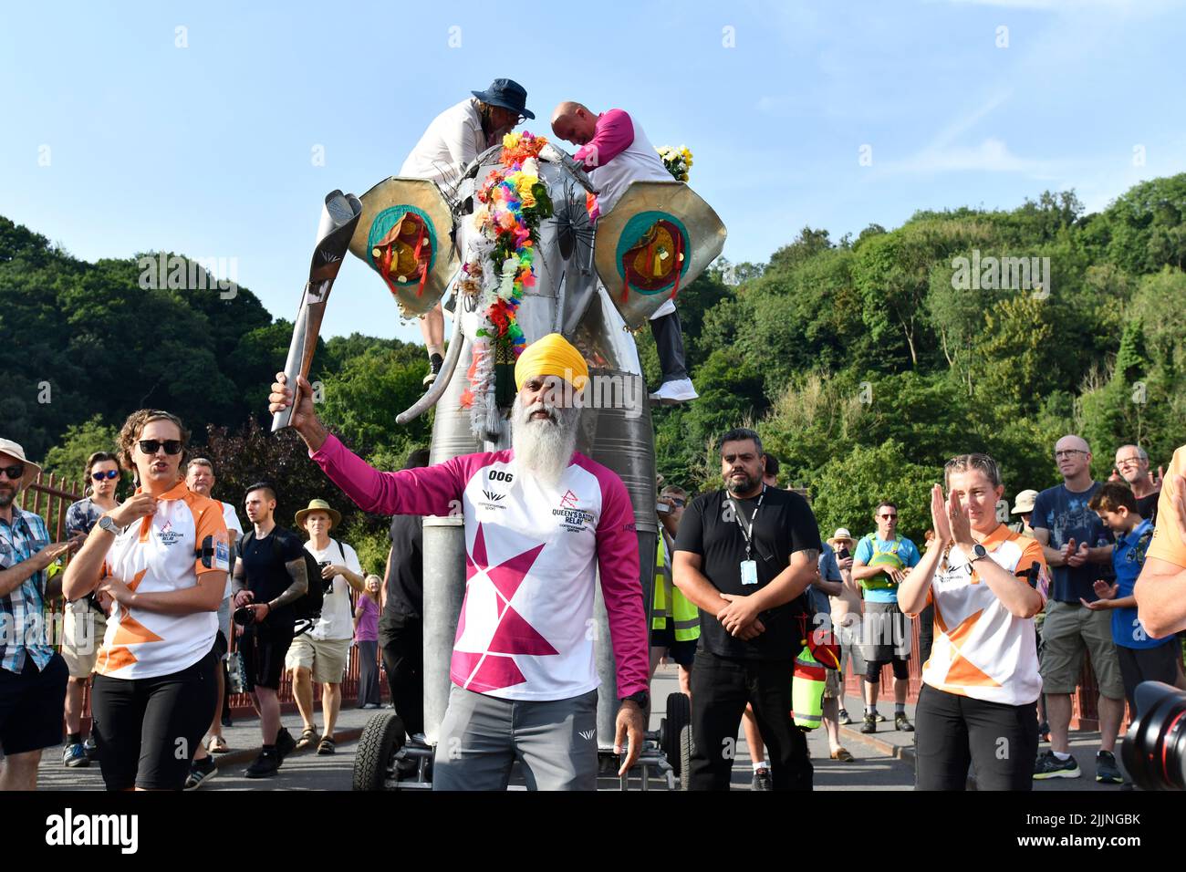 Ironbridge, Shropshire, Royaume-Uni. 19 juillet 2022. Relais Queen Baton. Les Jeux du Commonwealth Queen's Baton Relay passant par Ironbridge à Shropshire. Banque D'Images