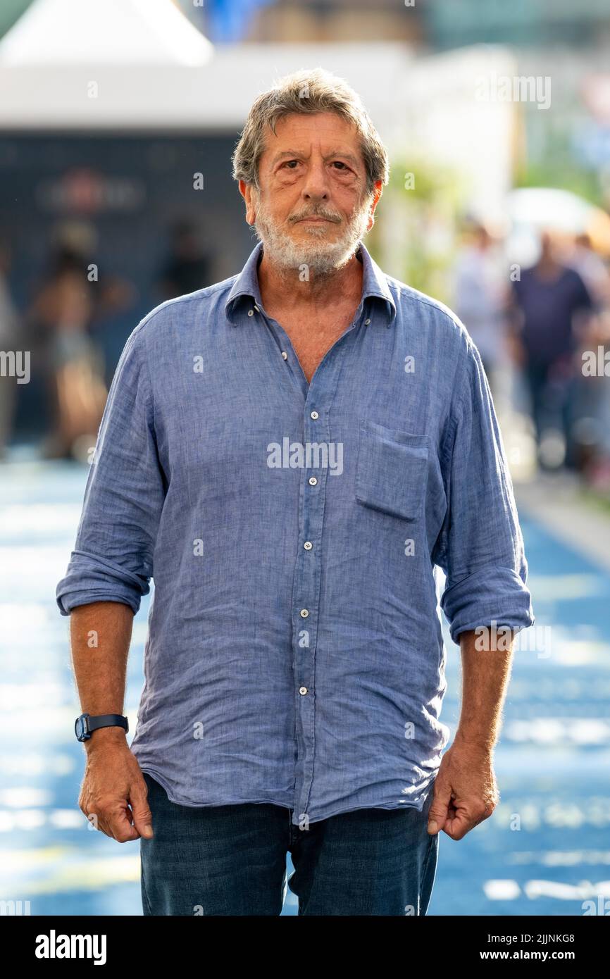 Giffoni Valle Piana, Salerno, Italie. 27th juillet 2022. L'acteur, écrivain et journaliste italien Andrea Purgatori assiste au tapis bleu du Festival du film de Giffoni 2022 sur 27 juillet 2022 à Giffoni Valle Piana, Italie (Credit image: © Francesco Luciano/ZUMA Press Wire) Banque D'Images