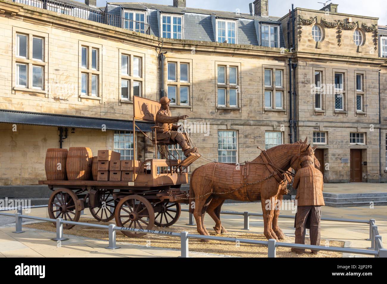 Sculpture de la brasserie 'GAN Canny' Vaux, Keel Square, ville de Sunderland, Tyne and Wear, Angleterre, Royaume-Uni Banque D'Images