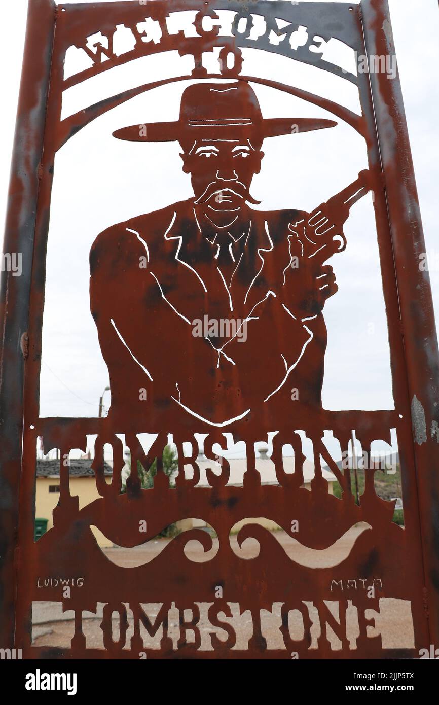 Un coup de feu vertical à l'O.K. Panneau de bienvenue Corral à Tombstone Arizona, USA Banque D'Images