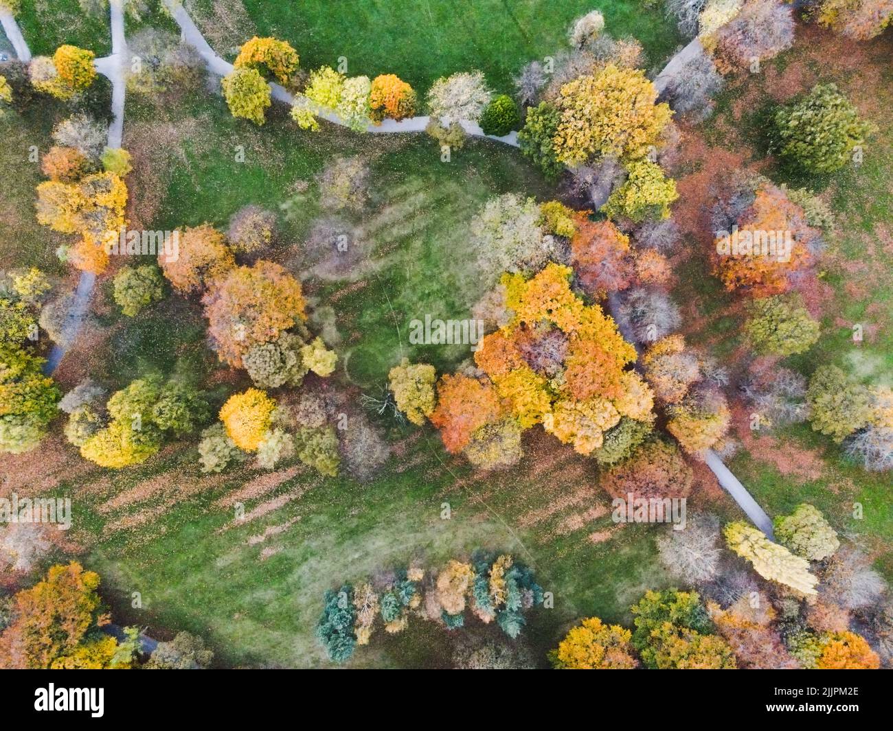 Automne à Locke Park à Barnsley photographie de drone, octobre, feuilles d'automne, Angleterre, Royaume-Uni Banque D'Images