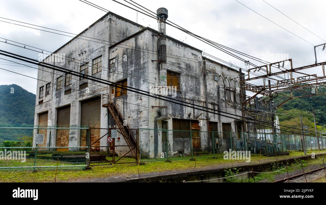 L'ancienne gare de Kumanotaira est maintenant abandonnée et située au sommet du col de la gare d'Usui reliant Nagano et Gunma. Banque D'Images