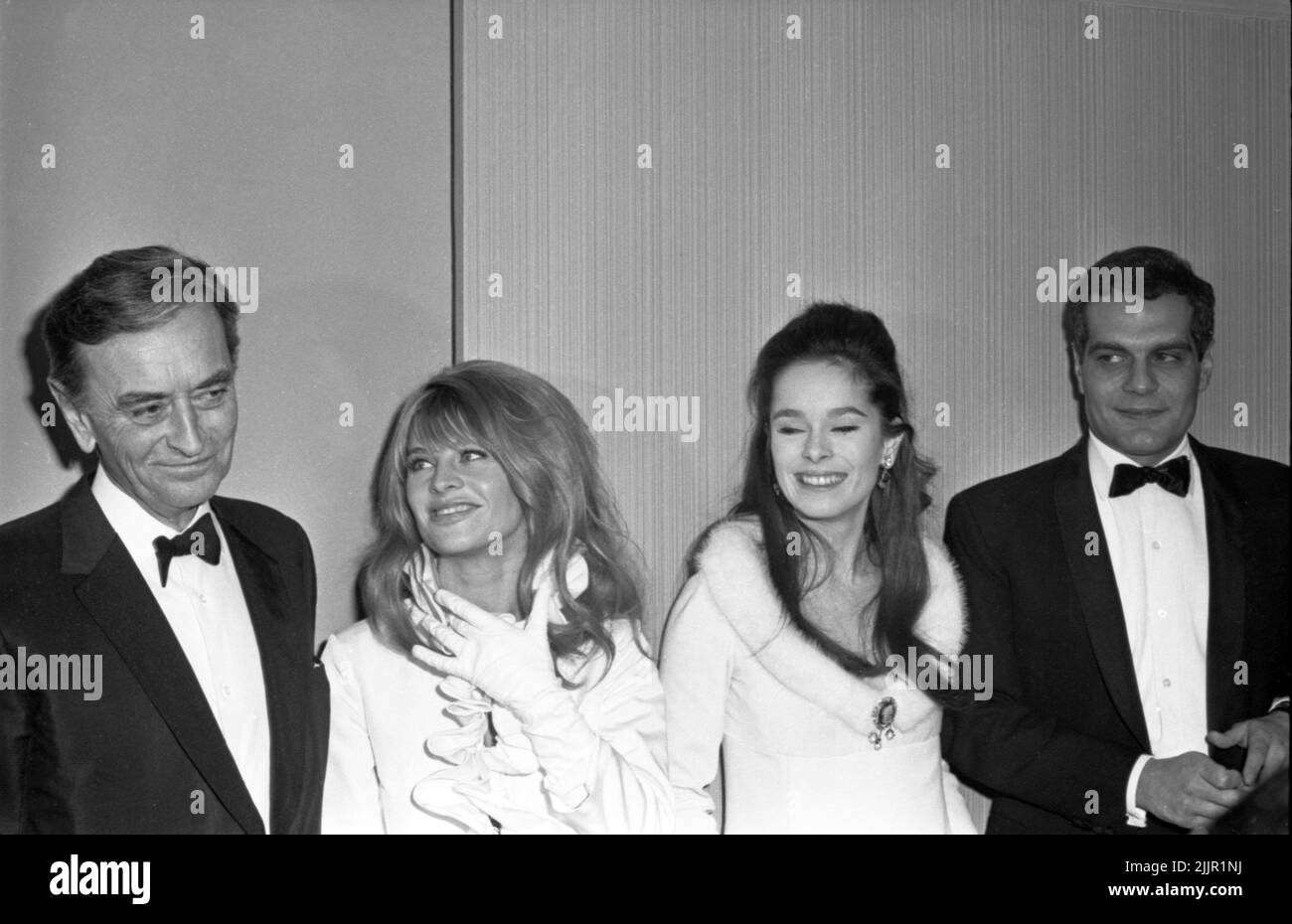 David Lean, Julie Christie avec Geraldine Chaplin et Omar Sharif à la première partie pour le Dr. Zhivago en 1965 Credit: Ralph Dominguez/MediaPunch Banque D'Images