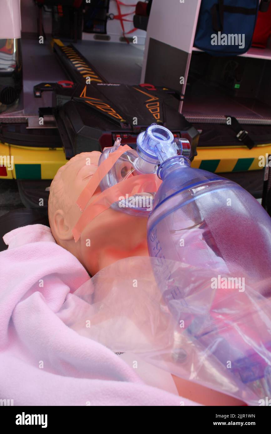 Un masque d'oxygène sur la poupée d'entraînement Banque D'Images
