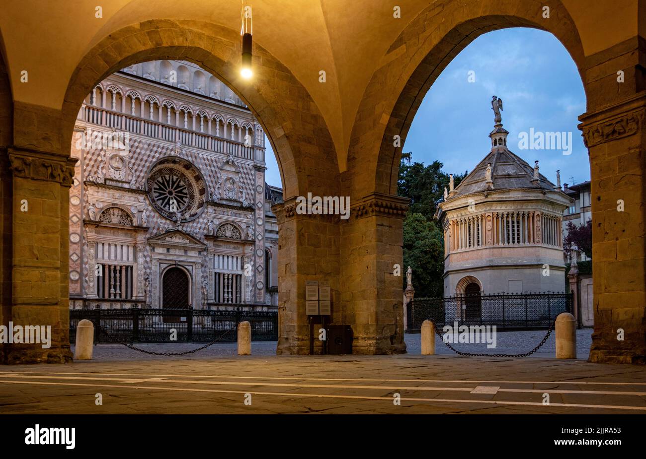 La Cappella Colleoni et le Baptistère à Bergame, en Italie Banque D'Images