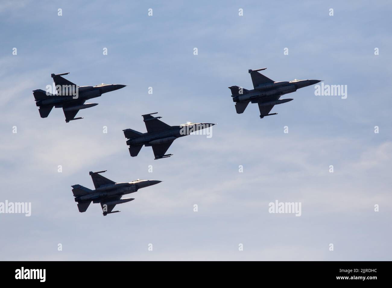Une vue magnifique sur les avions militaires dans un ciel bleu Banque D'Images