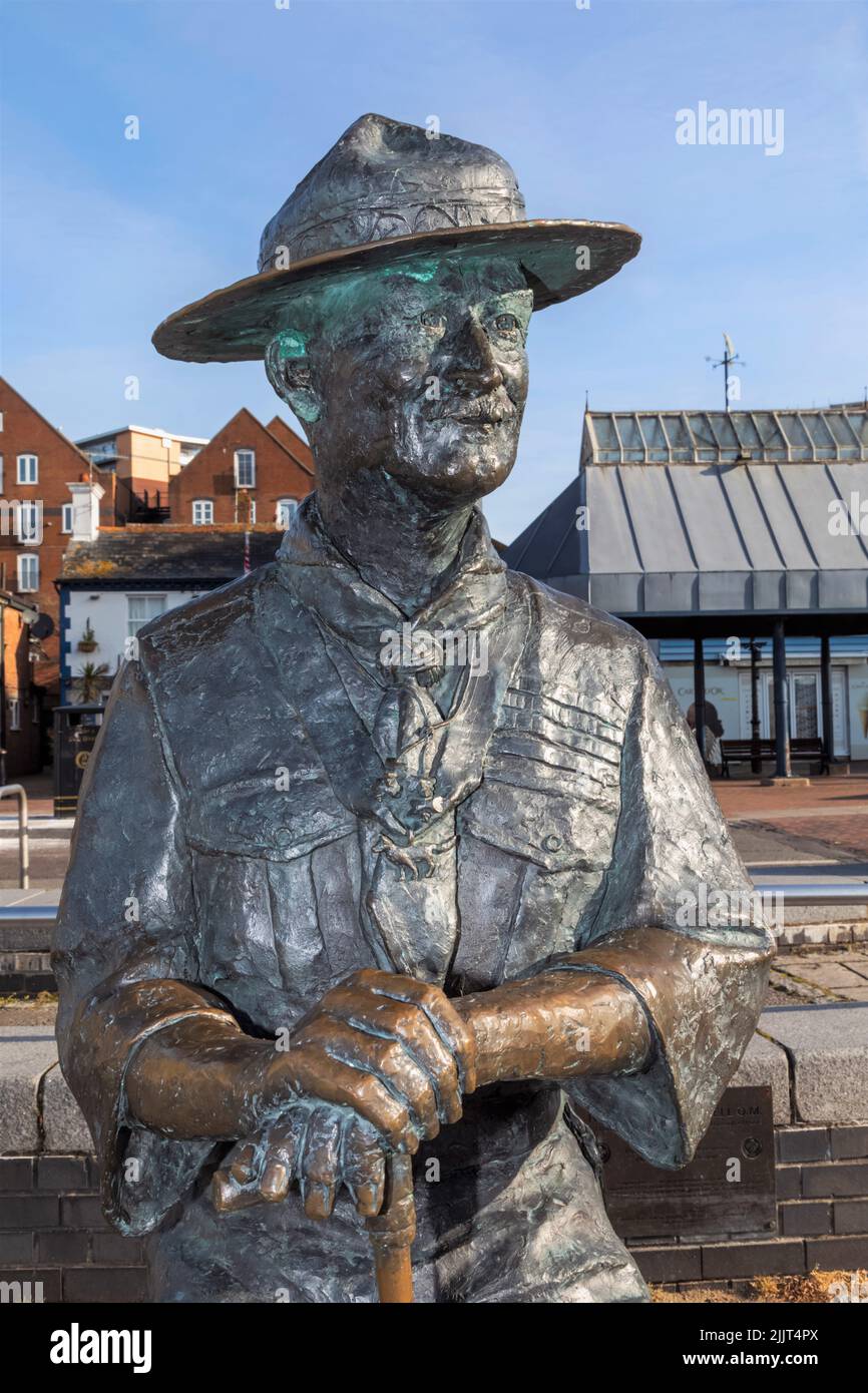 Angleterre, Dorset, Poole, Poole Harbour, Statue de Robert Baden-Powell Banque D'Images