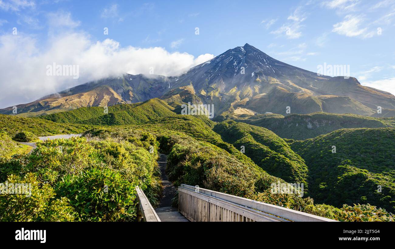 Une vue magnifique sur le mont Taranaki dans le parc national d'Egmont, Nouvelle-Zélande Banque D'Images