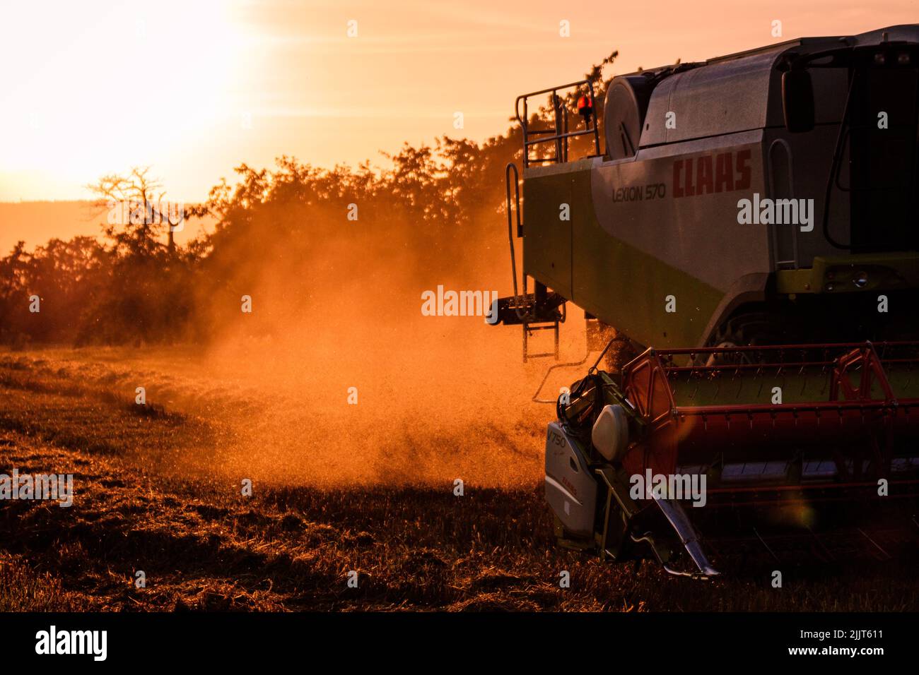 Une récolte à Francfort, en Allemagne, avec une moissonneuse-batteuse de Claas Banque D'Images