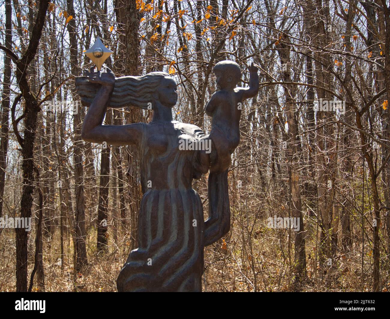 Une sculpture en bronze d'une femme et de son bébé dans le parc Overland, États-Unis Banque D'Images