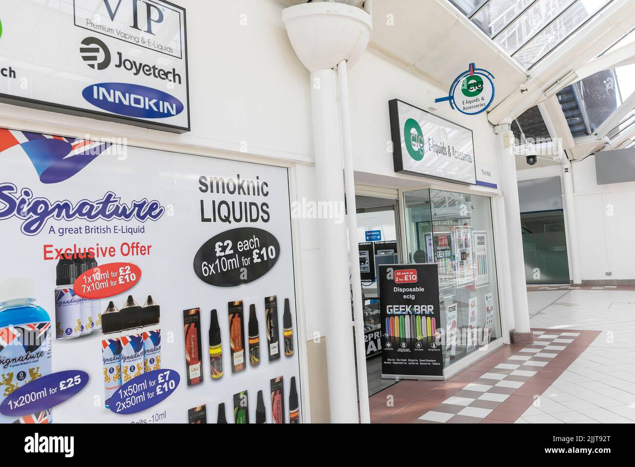 VAPE et vapoing shop à Bury Manchester, vendant des liquides de vape et des cigarettes électroniques, Angleterre, Royaume-Uni Banque D'Images